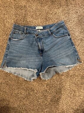 Abercrombie & Fitch Medium Blue Frayed Hem Denim Shorts